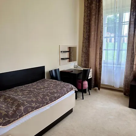 מלון Chateau Liblice