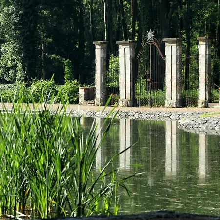 シャトー リブリツェ 4*