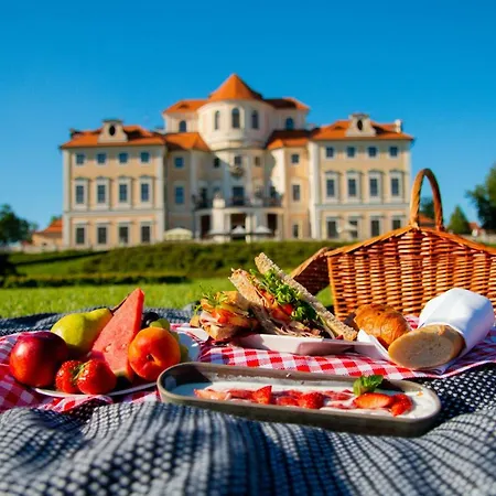 מלון Chateau Liblice 4*